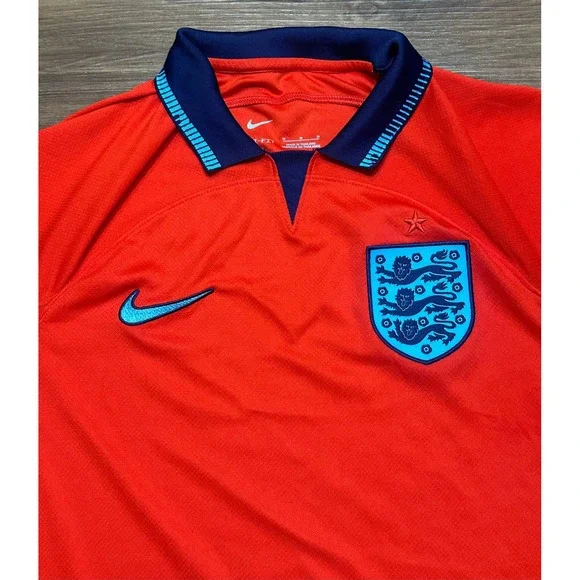 Nike England Soccer Team 2022 Away Red Dri-Fit Jersey Men's Sz M (DN0685-600) - Picture 2 of 10